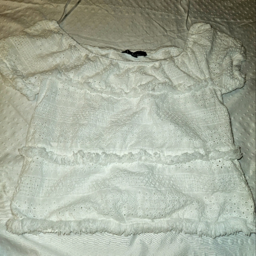 Lulu's White Eyelet Cropped top